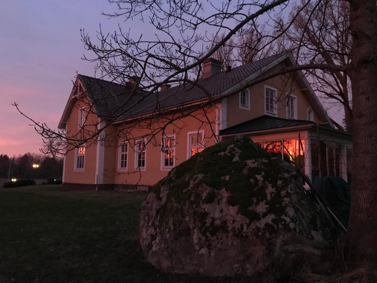 Hidingsta Gard B&B Orebro Exterior photo